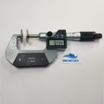 MICROMETRO DIGITALE A PIATTELLI DIAMETRO 30 MM - 0-25 MM NON ROTANTE LETTURA 0,001